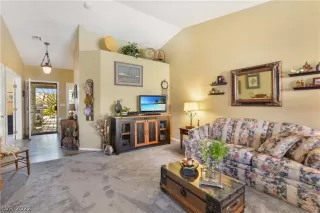 Photo #6: 2448667 Listing