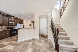 Photo #2: 2448672 Listing