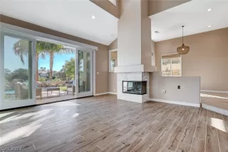 Photo #3: 2448729 Listing 