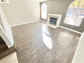 Photo #2: 2448740 Listing 