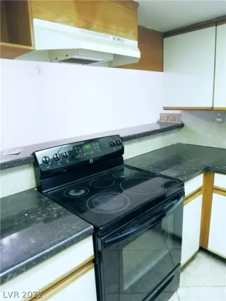 Photo #4: 2448744 Listing 