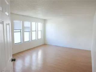 Photo #5: 2448744 Listing 