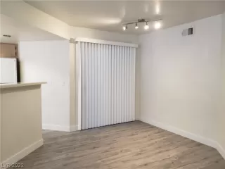 Photo #2: 2448746 Listing 