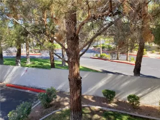 Photo #4: 2448746 Listing 