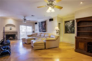 Photo #5: 2448754 Listing