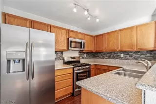 Photo #5: 2448790 Listing 