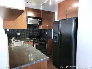 Photo #6: 2448824 Listing 