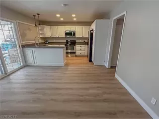 Photo #2: 2448828 Listing 