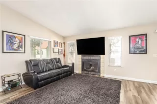 Photo #2: 2448871 Listing