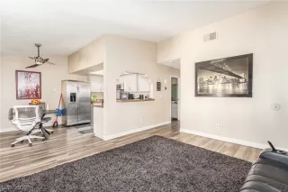 Photo #3: 2448871 Listing