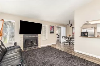 Photo #4: 2448871 Listing