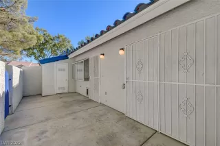 Photo #3: 2448890 Listing