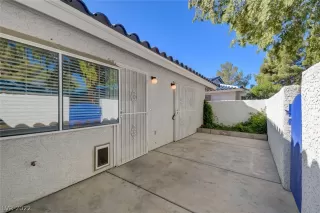 Photo #5: 2448890 Listing