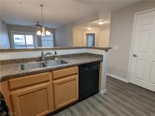 Photo #2: 2448907 Listing 
