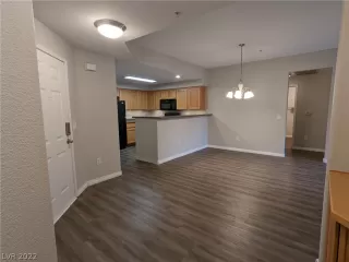 Photo #3: 2448907 Listing 