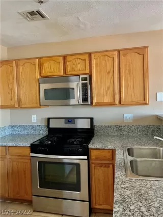 Photo #2: 2448914 Listing 