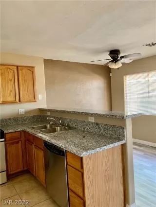 Photo #3: 2448914 Listing 