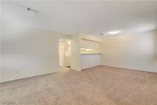 Photo #5: 2448921 Listing 