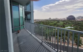 Photo #4: 2448937 Listing 