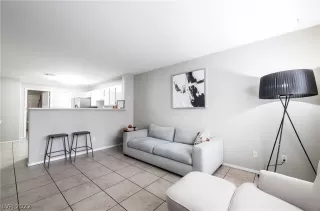 Photo #2: 2448943 Listing