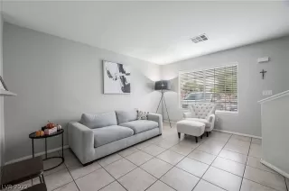 Photo #3: 2448943 Listing