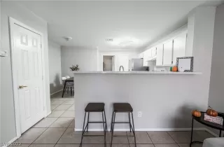 Photo #6: 2448943 Listing