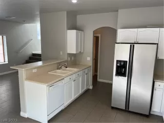 Photo #4: 2448964 Listing 