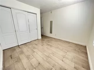 Photo #6: 2448969 Listing