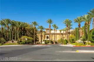 Photo #3: 2448973 Listing