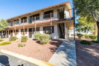 Photo #4: 2448974 Listing