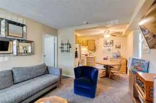 Photo #6: 2448974 Listing