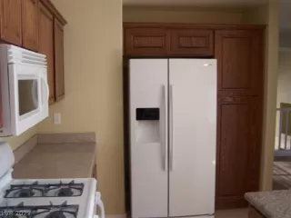 Photo #4: 2448991 Listing 