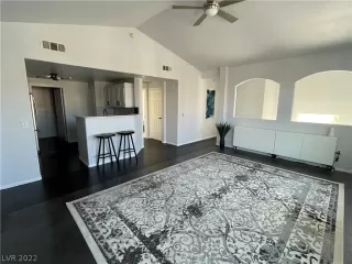 Photo #4: 2448998 Listing 