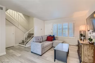 Photo #1: 2449027 Listing 