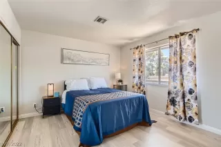 Photo #6: 2449027 Listing 