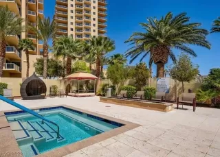 Photo #4: 2449060 Listing 