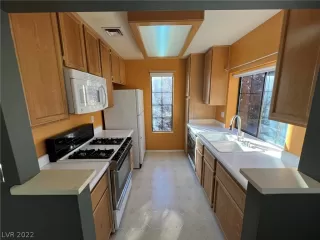 Photo #2: 2449064 Listing