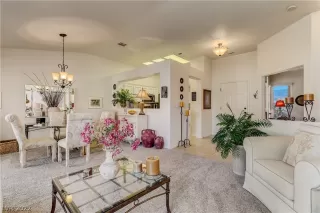 Photo #3: 2449066 Listing