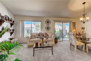 Photo #4: 2449066 Listing