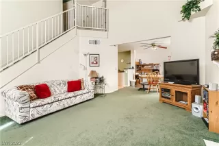 Photo #3: 2449110 Listing