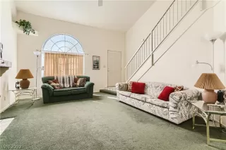 Photo #5: 2449110 Listing