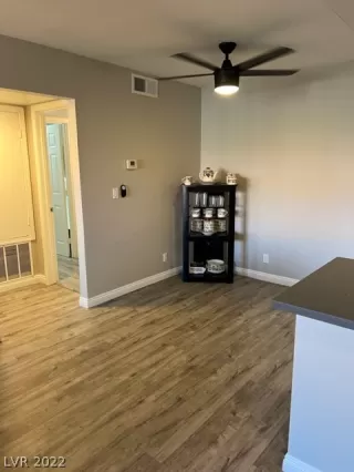 Photo #3: 2449182 Listing 