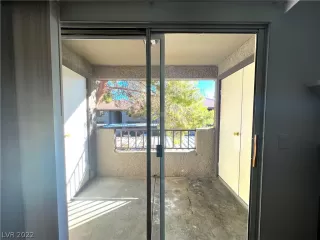 Photo #4: 2449208 Listing 