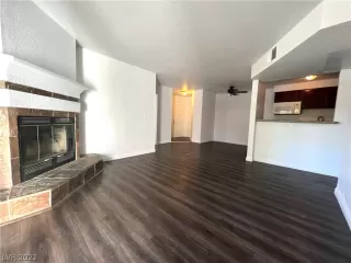 Photo #5: 2449208 Listing 