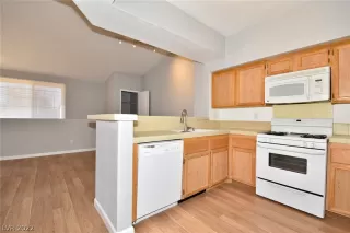 Photo #2: 2449216 Listing 