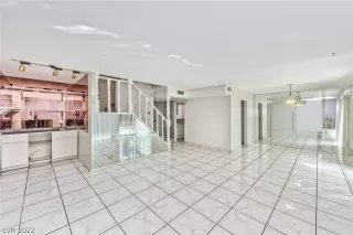 Photo #3: 2449222 Listing 