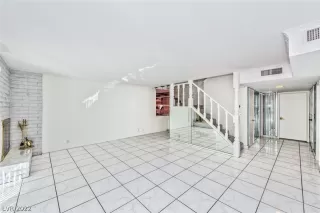 Photo #4: 2449222 Listing 