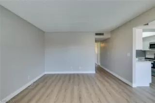 Photo #2: 2449230 Listing