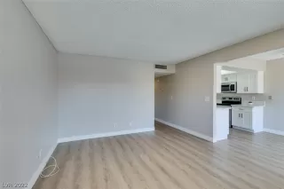 Photo #3: 2449230 Listing