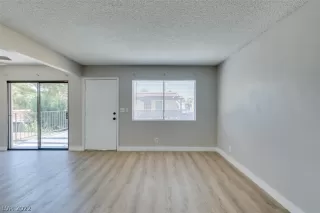 Photo #4: 2449230 Listing